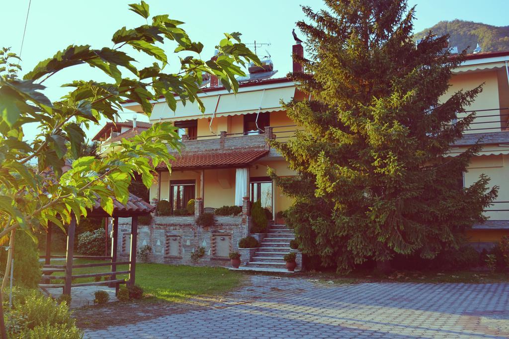 Guesthouse Liogerma Káto Loutrákion Exterior foto