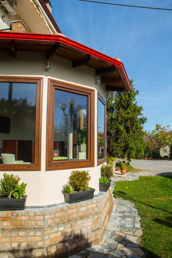 Guesthouse Liogerma Káto Loutrákion Exterior foto